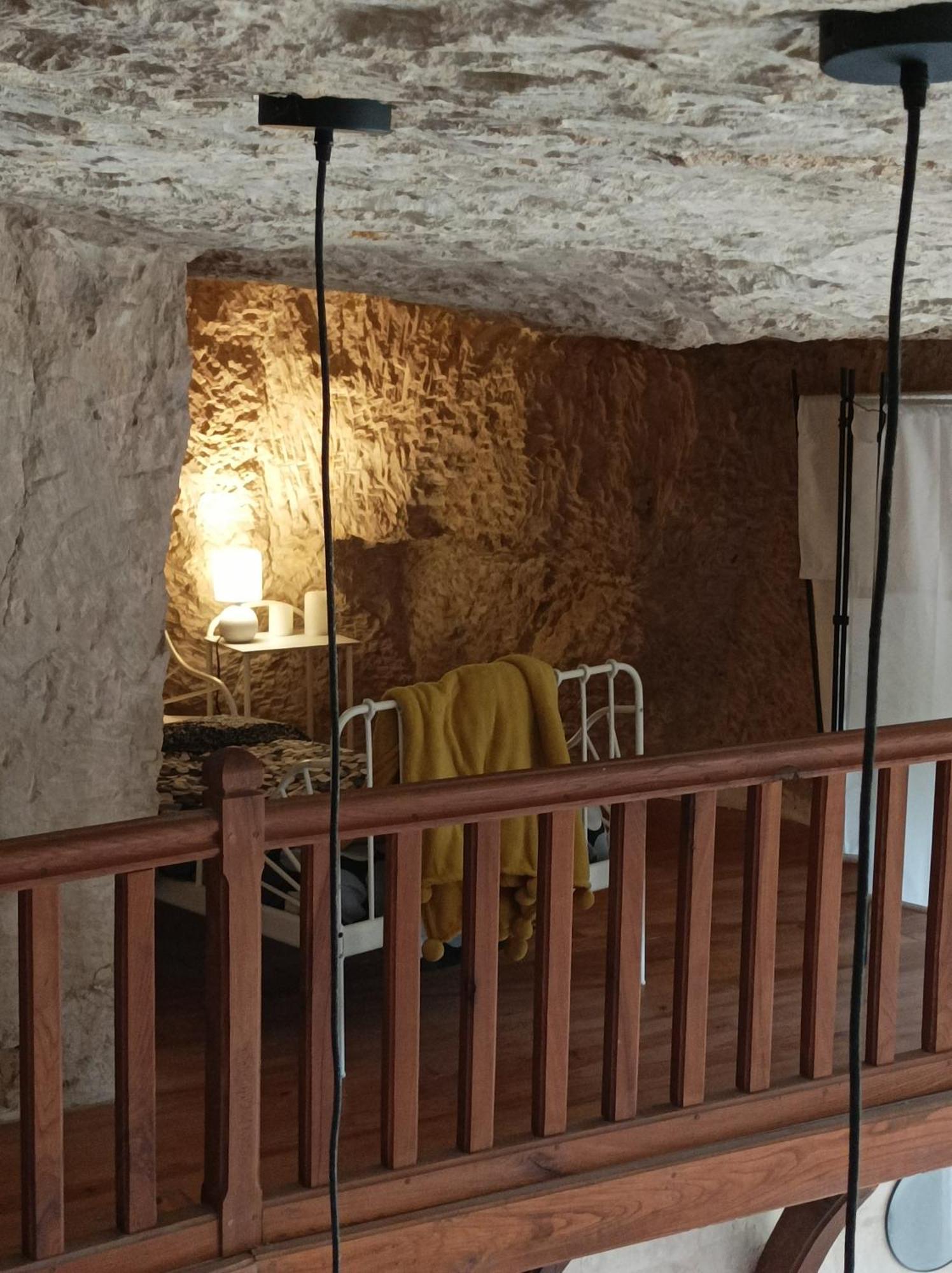 Gite Des Perreyeurs - Maison Troglodyte Avec Vue Sur Loire Montsoreau Exterior foto